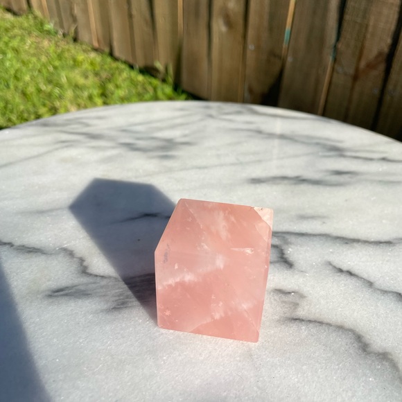 Rose Quartz Cube - Picture 4 of 6